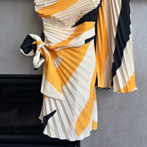 NWT Milly Linden Zebra Pleated One-Shoulder Dress, Size 2 - Picture 9 of 16